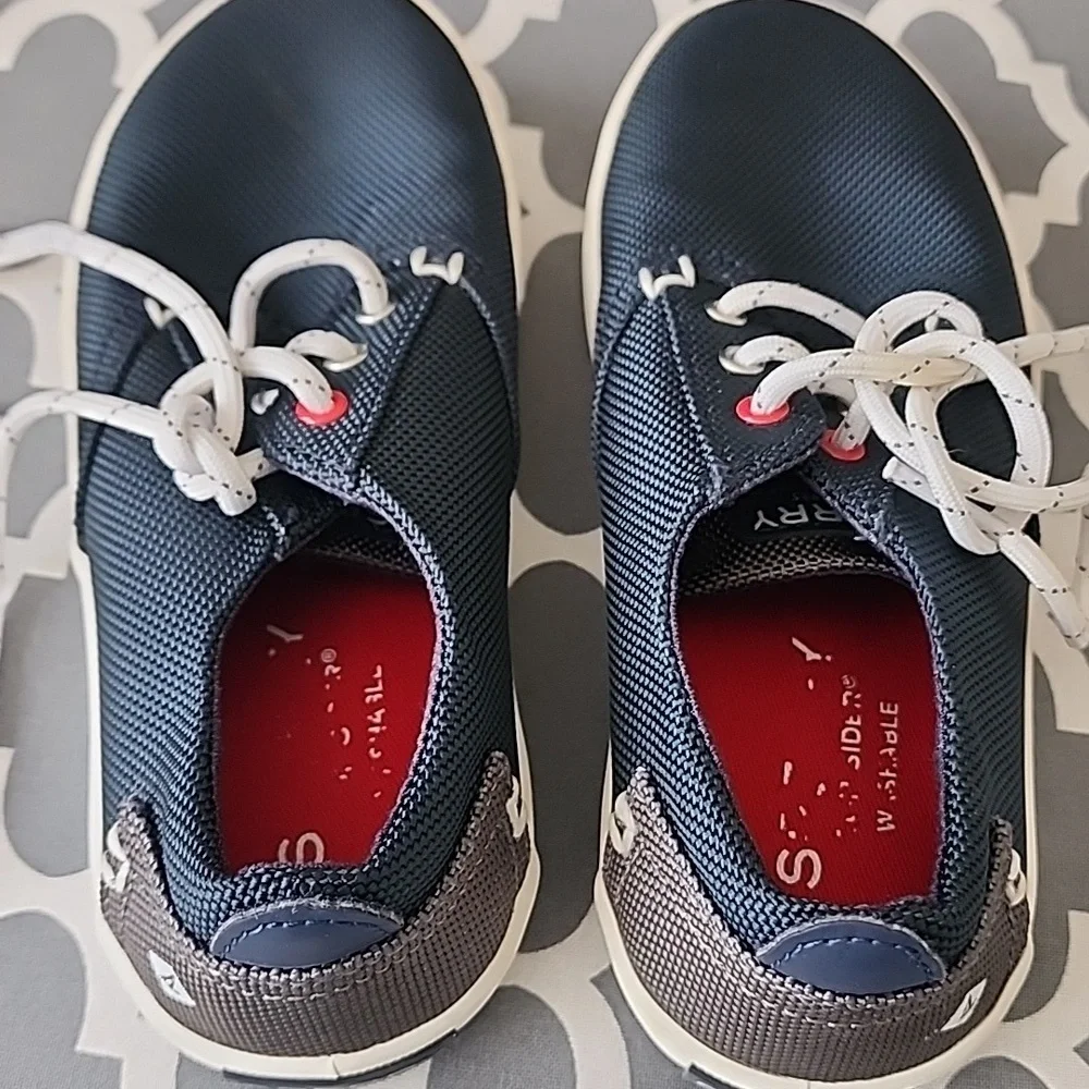 Sperry kids blue shoes